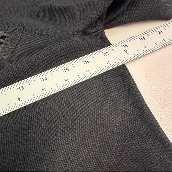 Cyrus Women’s Black Knit Sweater Size S - Picture 3 of 8